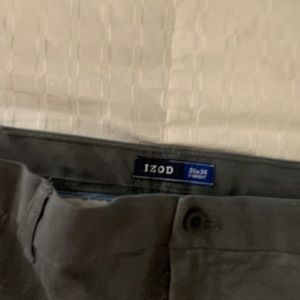 Men’s Izod 38x34 grey chinos. Good condition.